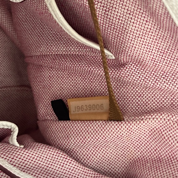 Dooney & Bourke White Pebbled Leather Logo Lock Purse - Picture 12 of 13